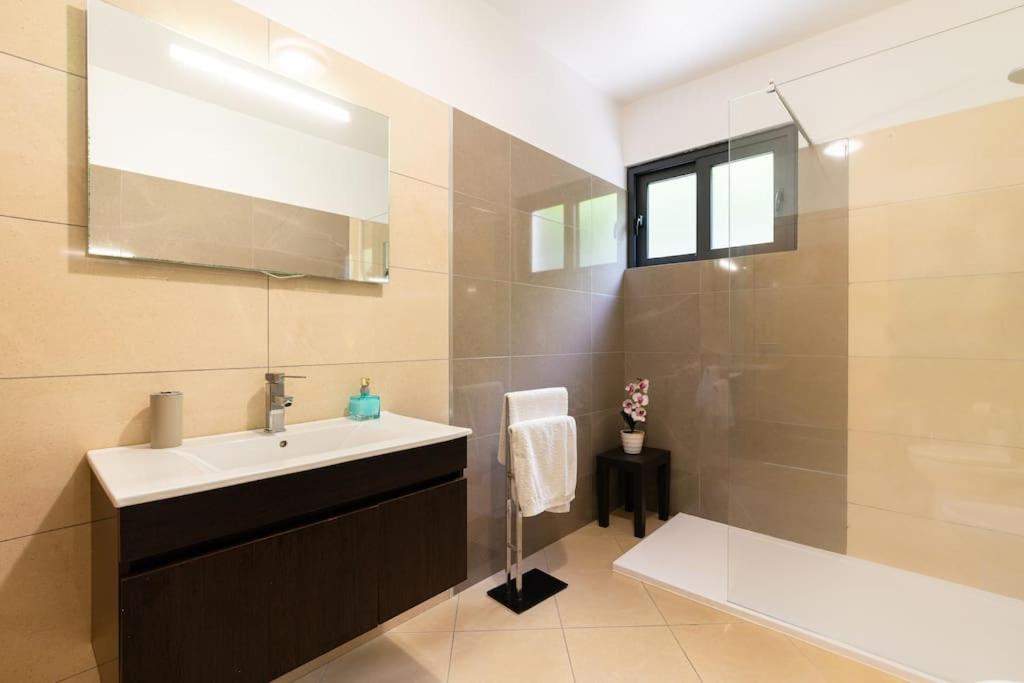 Casa Mia, A Dream Spot With Heated Pool Arco da Calheta (Madeira) Exterior foto